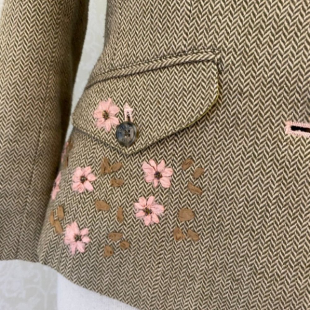 American Eagle Tweed Ribbon Embroidery Jacket Size Medium - Picture 3 of 6